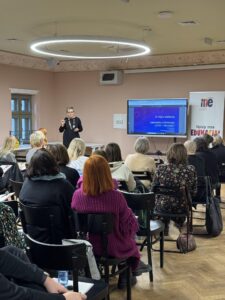 d7ca0051-47cc-41ee-a0b7-31ec5fd2f4a5